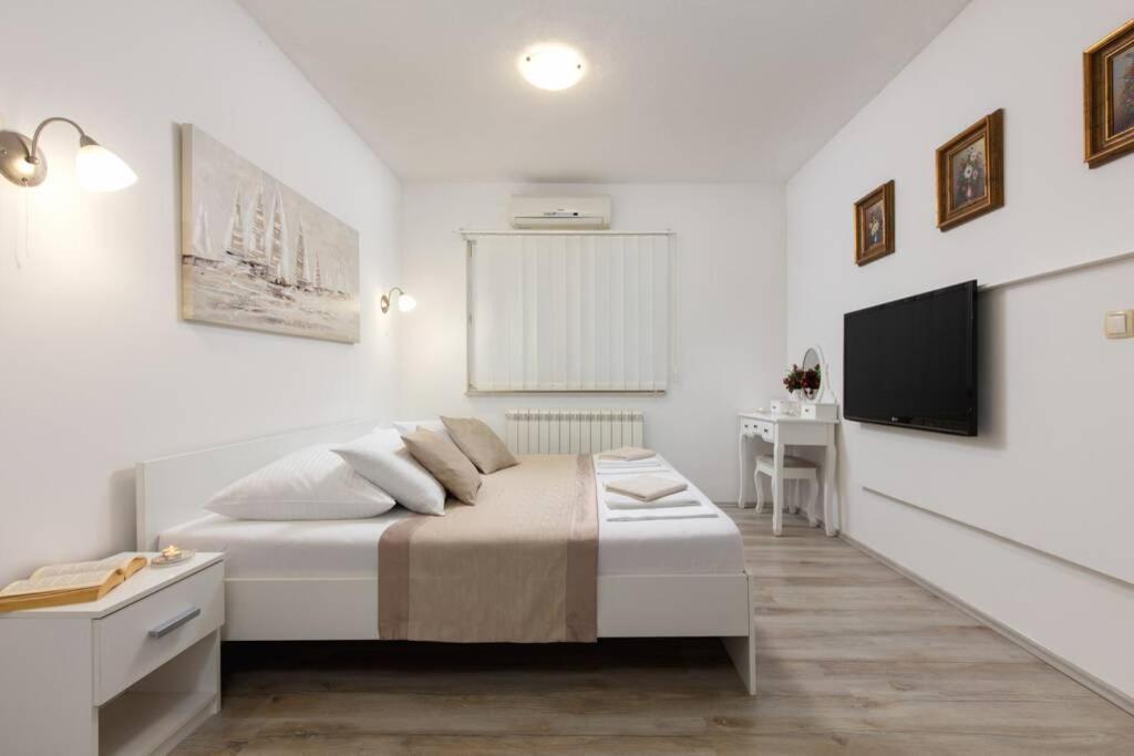 Villa Lipovac Трогир Екстериор снимка