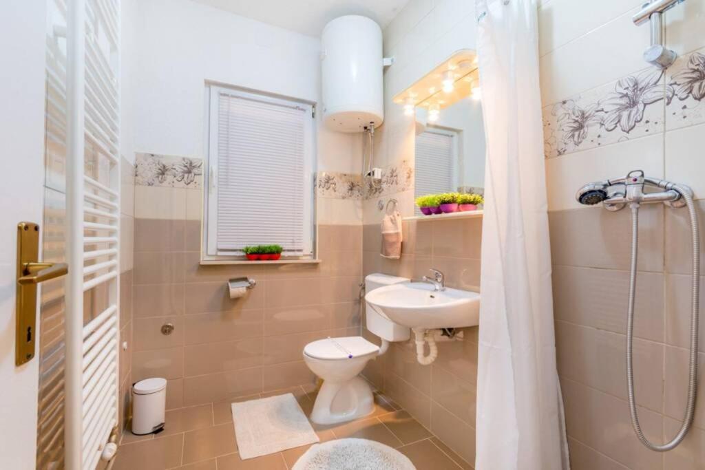 Villa Lipovac Трогир Екстериор снимка