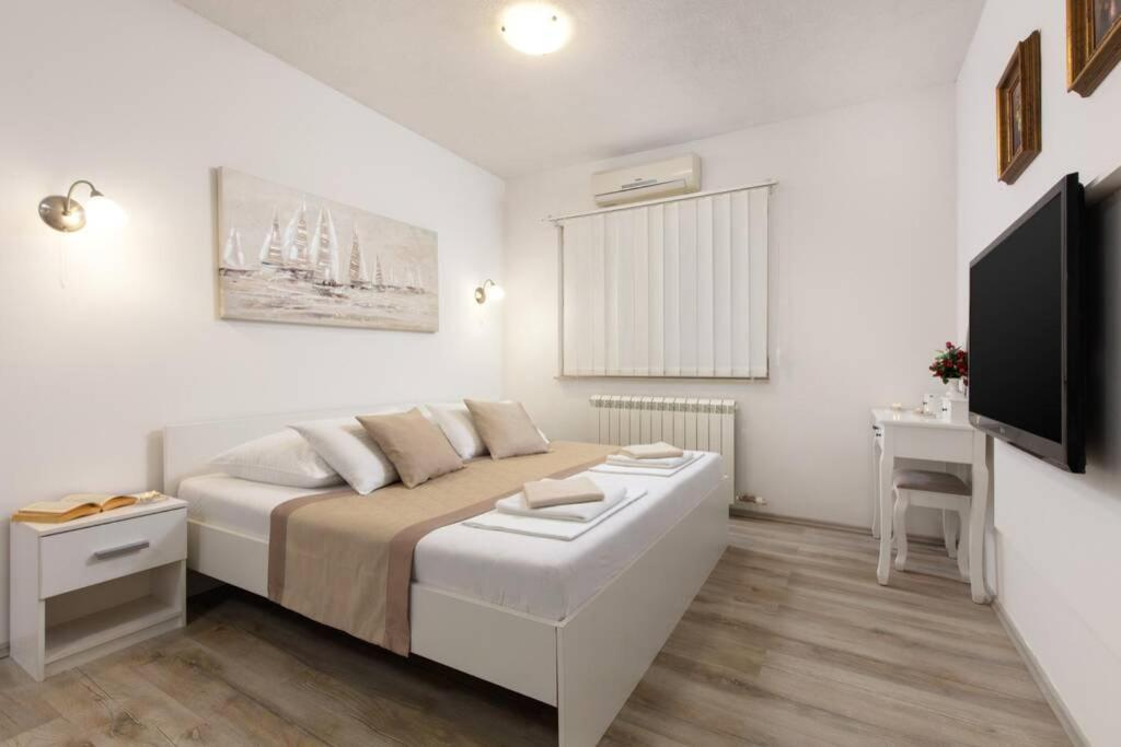 Villa Lipovac Трогир Екстериор снимка