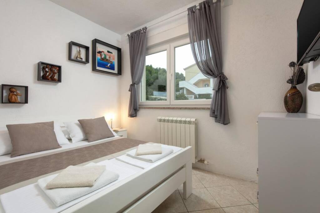 Villa Lipovac Трогир Екстериор снимка