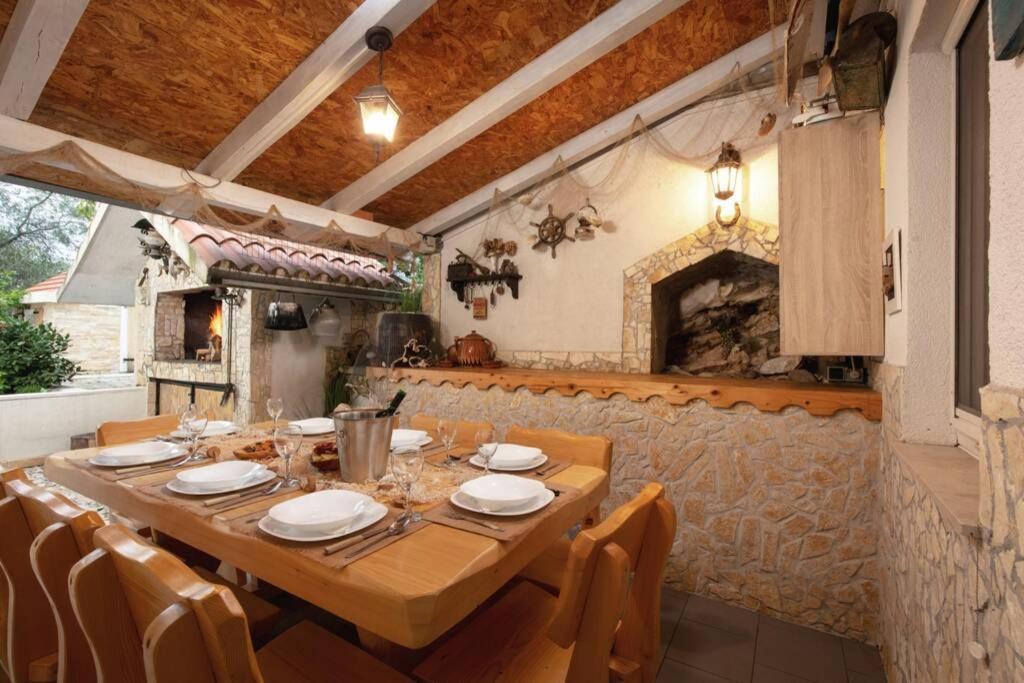 Villa Lipovac Трогир Екстериор снимка