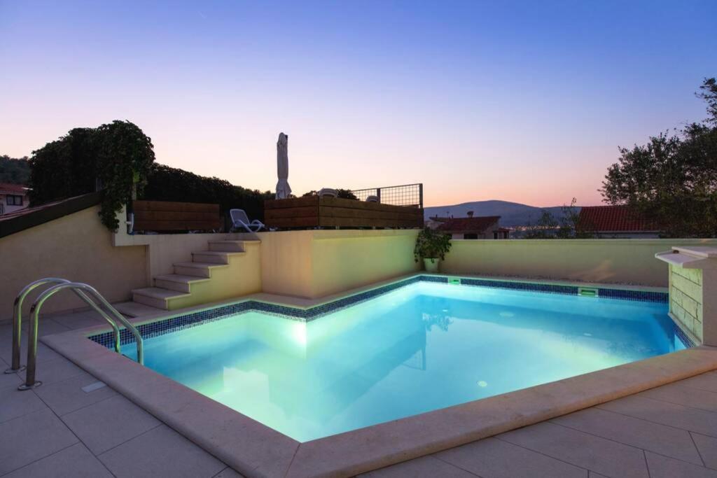 Villa Lipovac Трогир Екстериор снимка